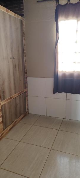 17 Kitnet mobiliada, quarto, banheiro, cozinha americana